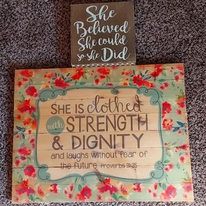 Plaques x 2 sold together